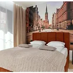 Granaria - Heart Of Motlawa Promenade At Old Town * Gdaňsk