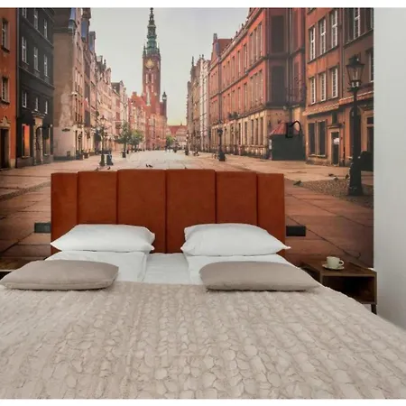 Granaria - Heart Of Motlawa Promenade At Old Town Gdańsk
